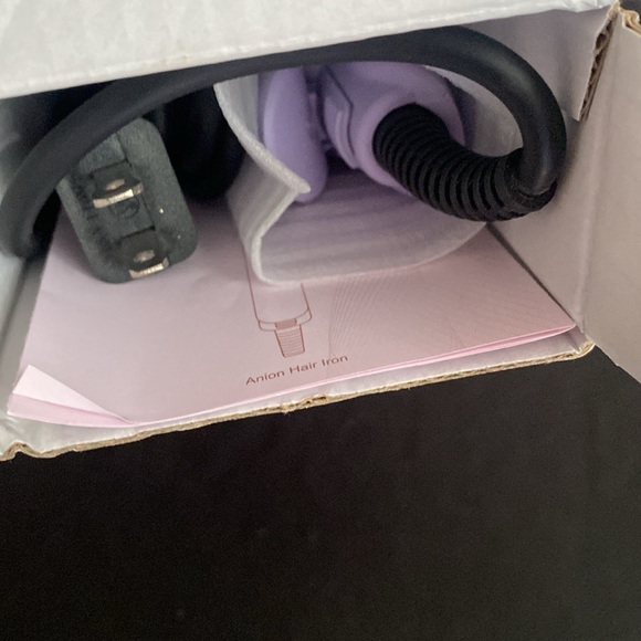 Miel Beauty Hair Temp controlled straightener, NWT MSRP $150, color in Lavender - Picture 5 of 6